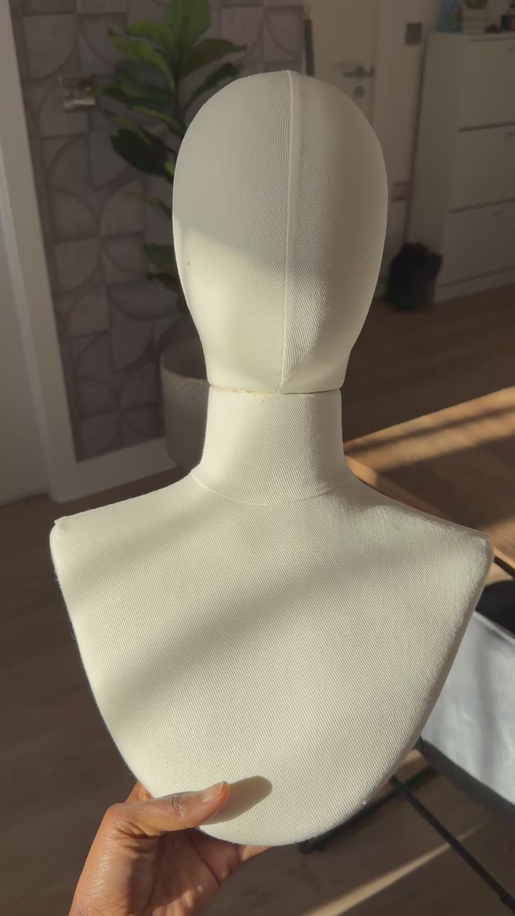 Head only luxury mannequin
